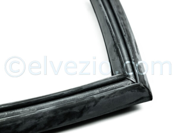 Windscreen Rubber Seal for Fiat 124 Coupé.